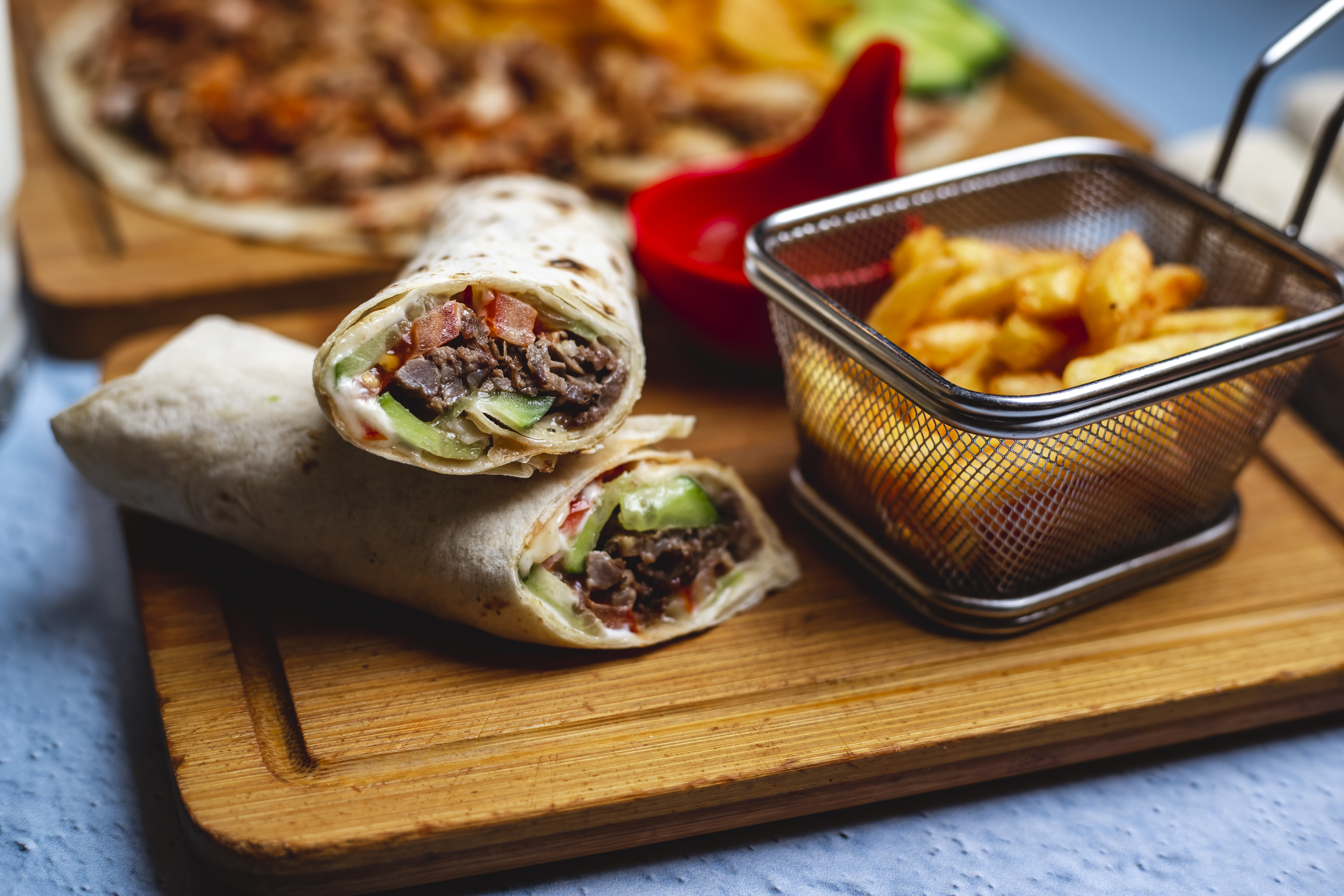 Zeytinburnu’nun Gerçek Et Döner Tadı: Mevlana Pide’de Ustalık ve Lezzet Bir Arada