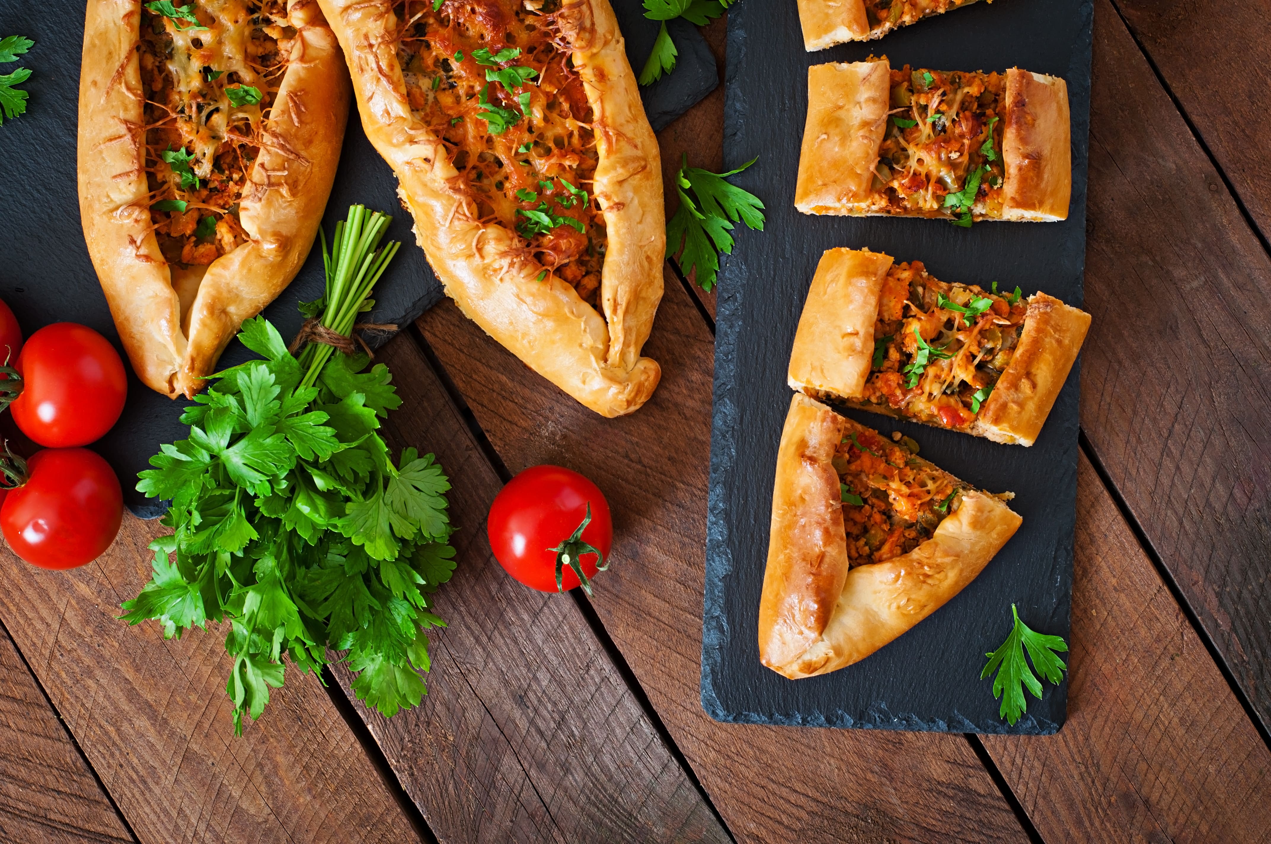 Zeytinburnu’nda Geleneksel Lezzetin Modern Yorumu: Mevlana Pide’nin Etli Ekmeği