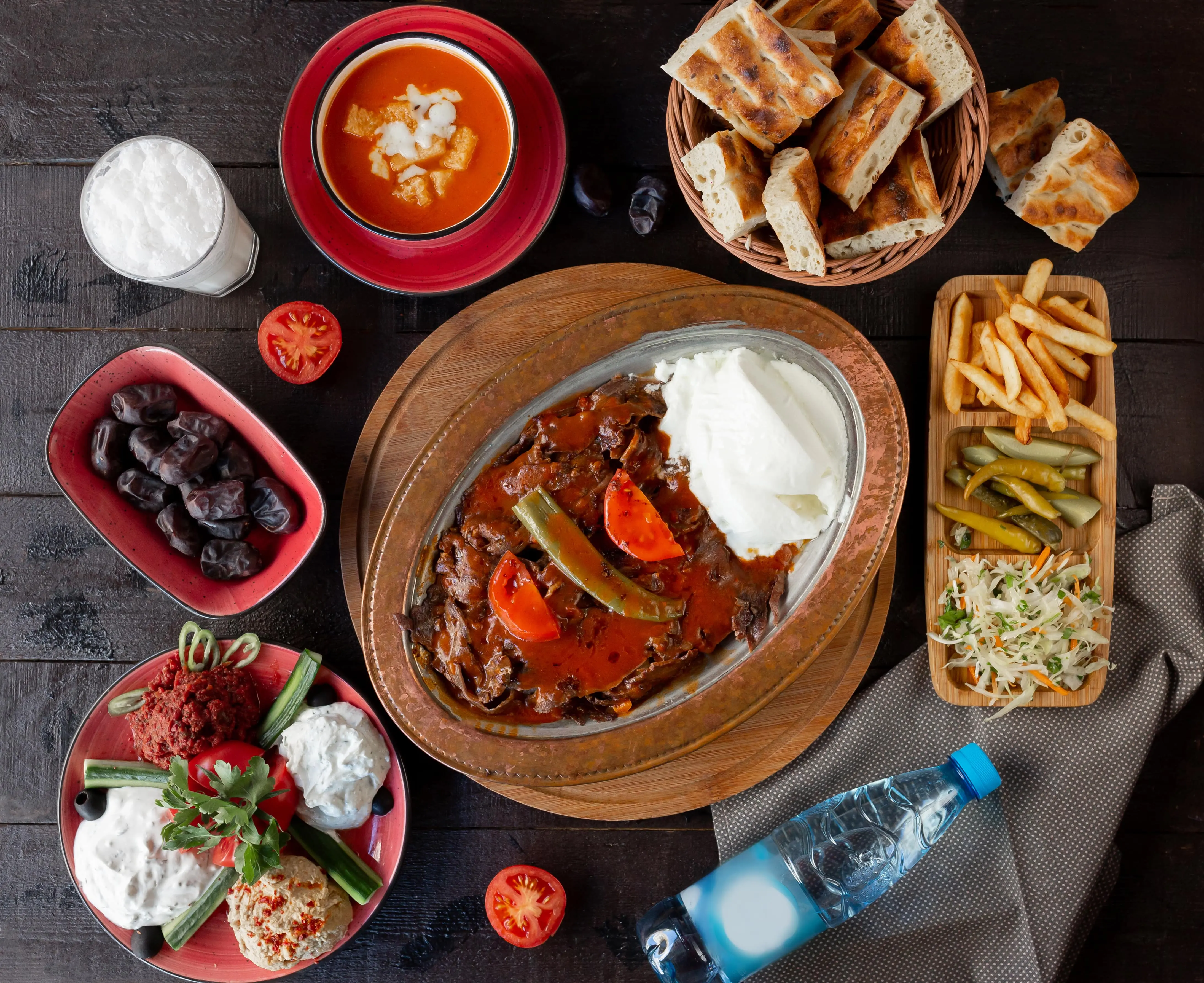 Zeytinburnu’nda Tereyağlı İskender Rüyası: Mevlana Pide ile Her Lokmada Lezzet