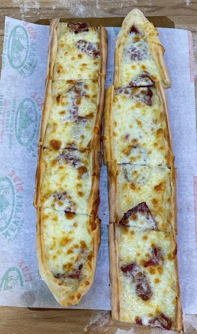 Zeytinburnu’nda Gerçek Pastırmalı Kaşarlı Pide Lezzeti: Mevlana Pide Farkıyla