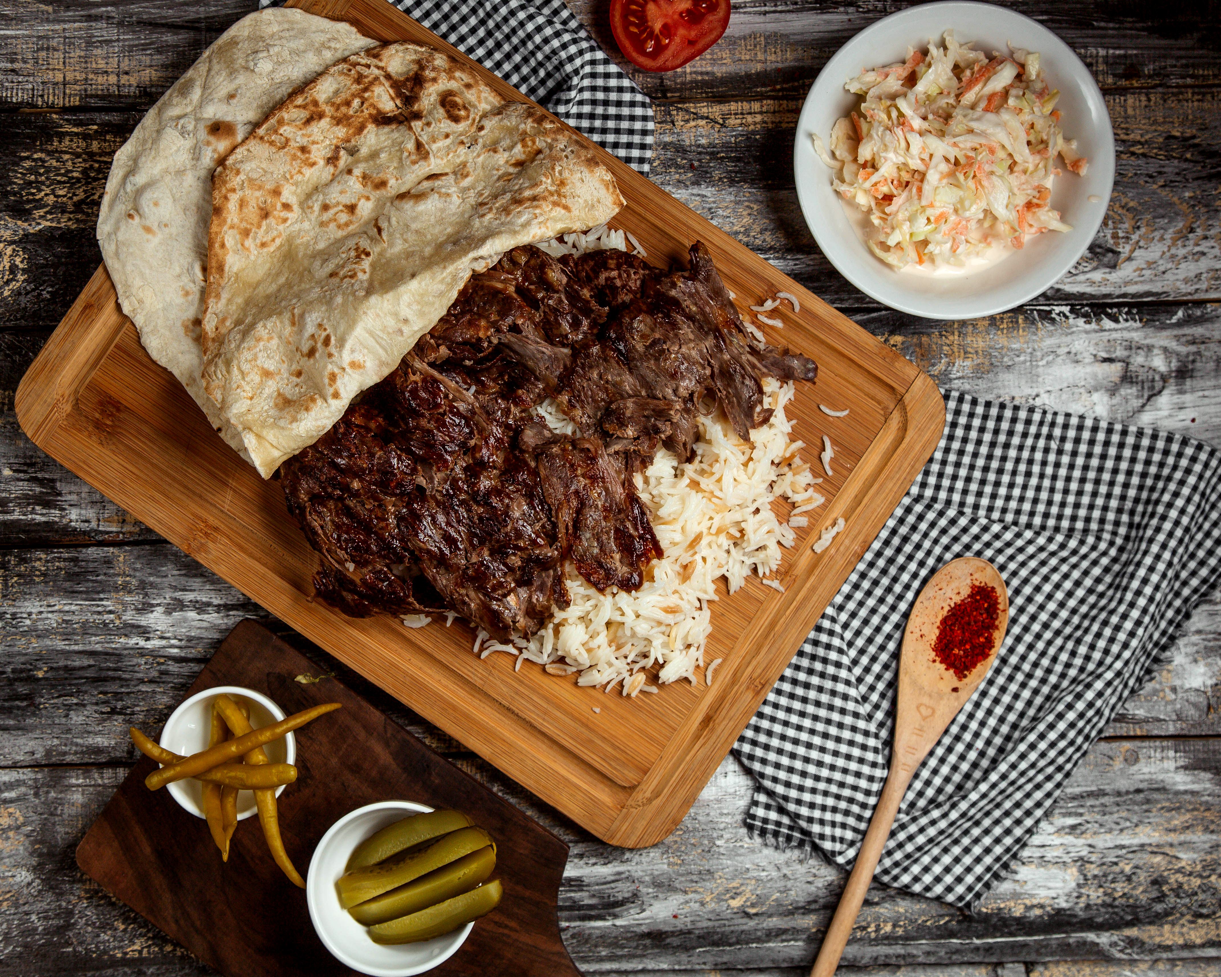 Zeytinburnu’nda Pilav Üstü Et Döner Lezzetinin Adresi: Mevlana Pide