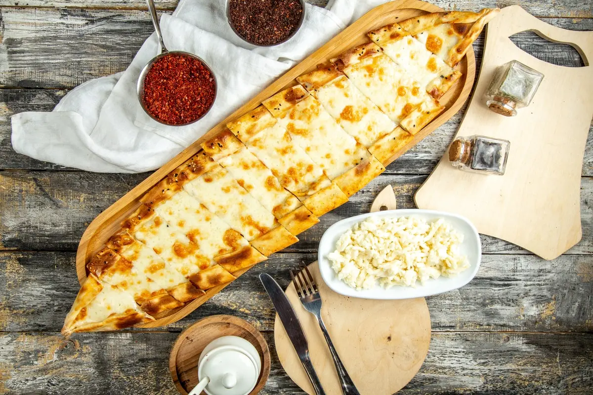 Kaşarlı Pide