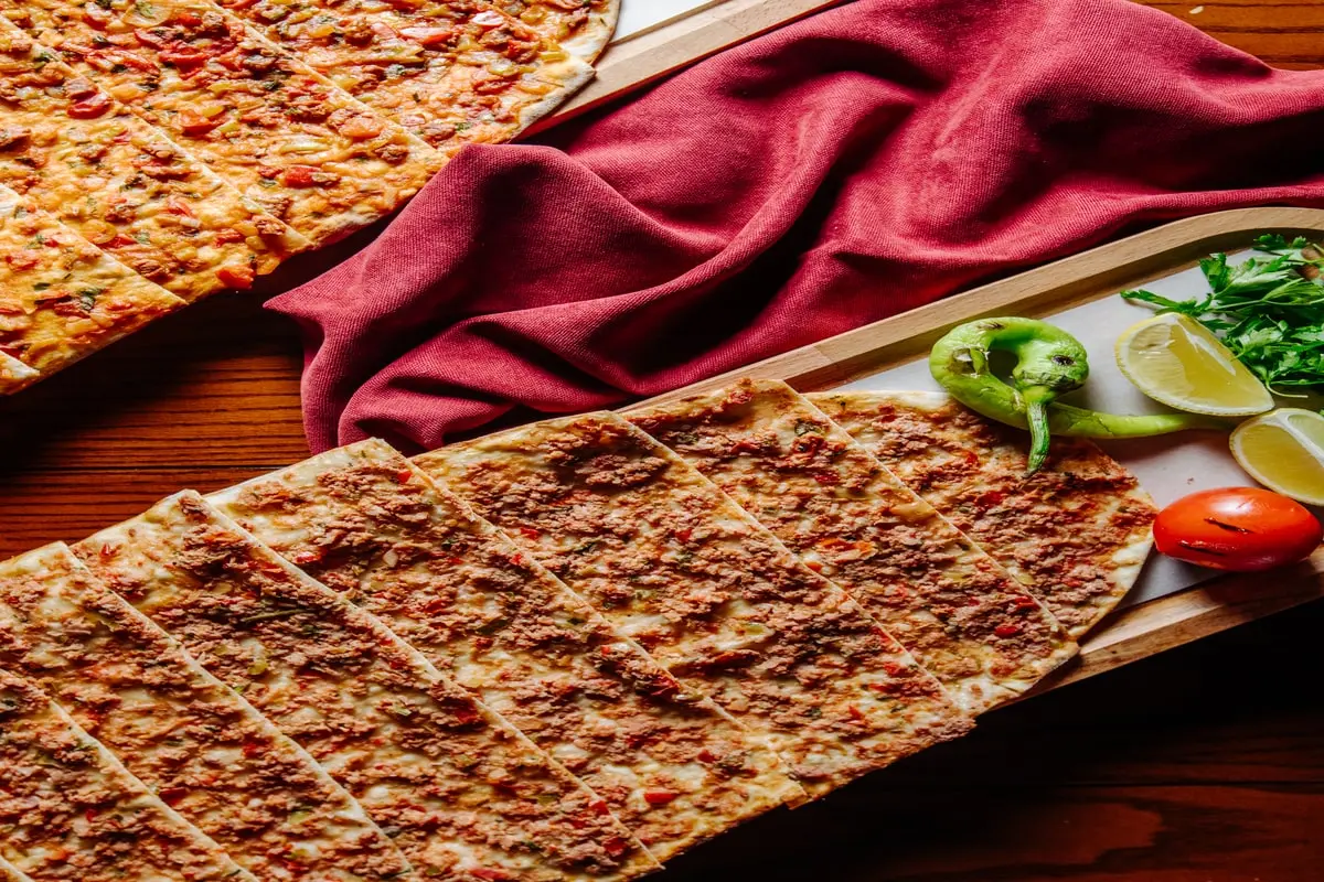 Meşhur Konyalı Etli Ekmek